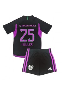 Bayern Munich Thomas Muller #25 Jalkapallovaatteet Lasten Vieraspeliasu 2023-24 Lyhythihainen (+ Lyhyet housut)